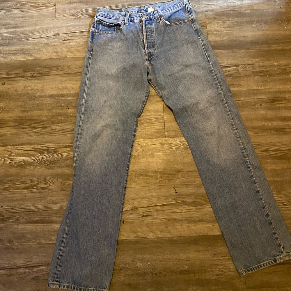 levis